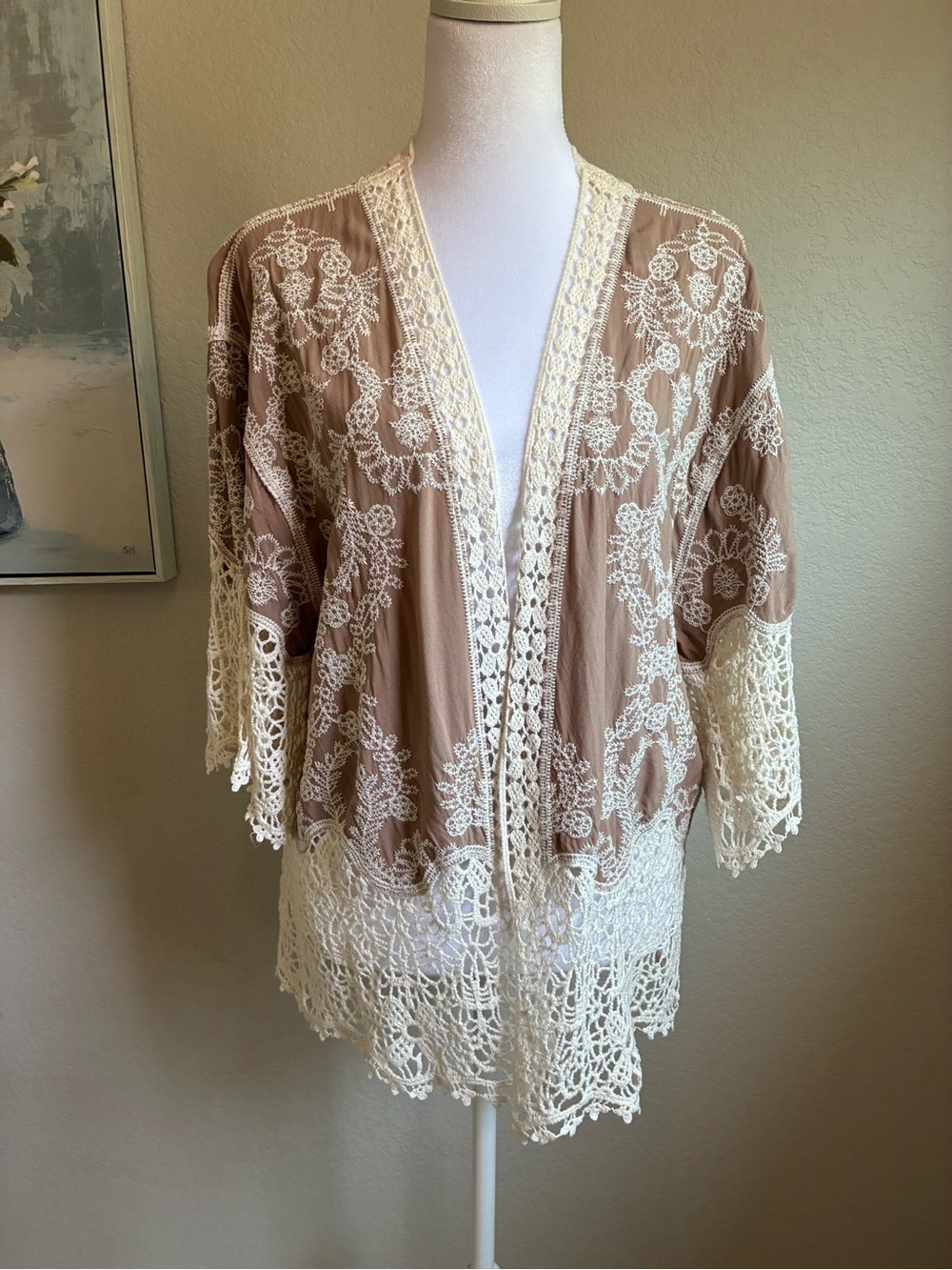 Democracy Boho Crochet Trim Kimono in Taupe & Cream Size Small - Picture 2 of 8